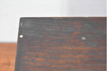和製アンティーク　槐(えんじゅ)材　胴金具が渋みを添える小引き出し　(R-088338)