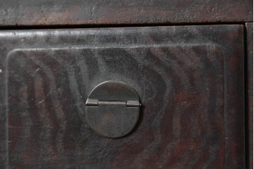 和製アンティーク　槐(えんじゅ)材　胴金具が渋みを添える小引き出し　(R-088338)