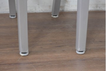 新古　展示品　超美品　リプロダクト品　Emeco(エメコ)　No.1006 NAVY ARMCHAIR(ネイビー アームチェア)　アルミニウム製の洗練されたアームチェア2脚セット　(R-088340)