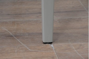 新古　展示品　超美品　ロープ編みの背もたれとターコイズブルーの座面がお洒落なアームチェア　制作費約12万円　(R-088341)