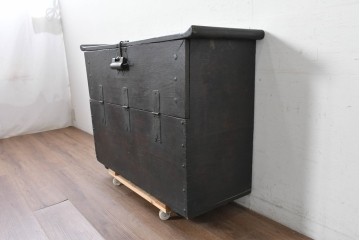 韓国ヴィンテージ　李朝家具　素朴ながらも存在感のあるアンティーク調のバンダチ　(R-088347)