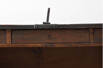 韓国ヴィンテージ　李朝家具　素朴ながらも存在感のあるアンティーク調のバンダチ　(R-088347)