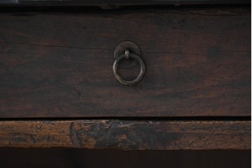 韓国ヴィンテージ　李朝家具　素朴ながらも存在感のあるアンティーク調のバンダチ　(R-088347)