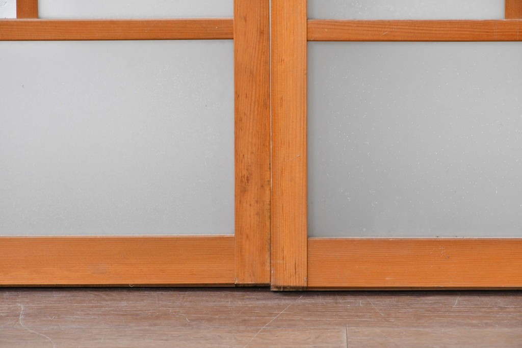 ヴィンテージ建具　昭和中期　大正ロマン　すっきりとしたデザインの窓2枚セット　(R-088352)