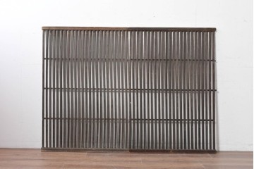 アンティーク建具　明治期から大正期　深みのある木味が趣深い古い町屋の出格子2枚セット　(R-088353)