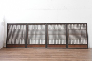 アンティーク建具　大正期から昭和初期　黒枠が印象的な格子入り窓4枚セット　(R-088354)