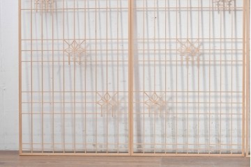 中古　淡い木色と松葉風の組子が上品な組子窓4枚セット　(R-088355)