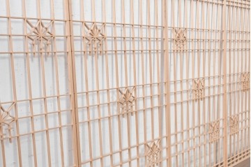 中古　淡い木色と松葉風の組子が上品な組子窓4枚セット　(R-088356)