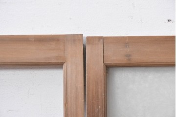 アンティーク建具　昭和初期から昭和中期　上手物!　大正ロマン　趣あるデザインガラス入りの窓2枚セット　(R-088360)