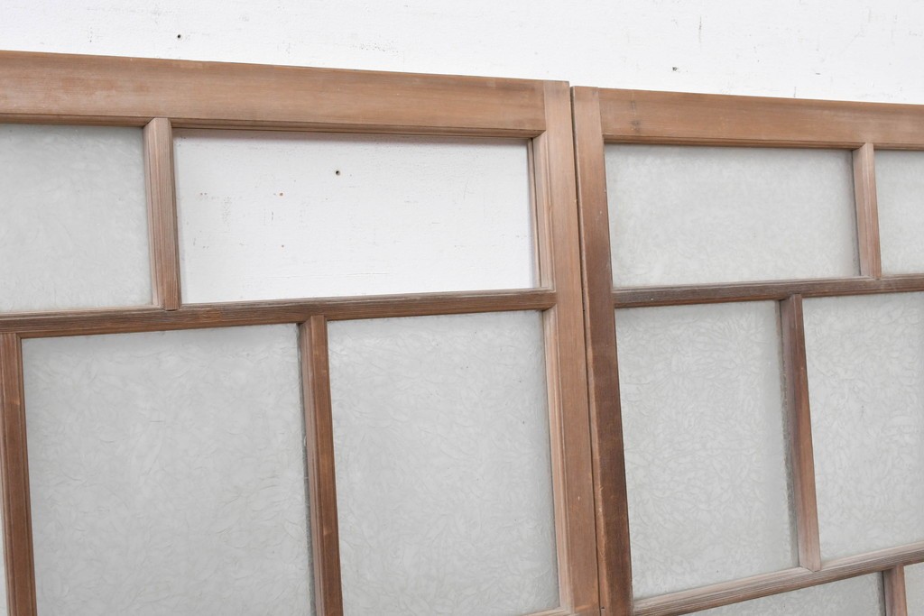 アンティーク建具　昭和初期から昭和中期　上手物!　大正ロマン　趣あるデザインガラス入りの窓2枚セット　(R-088360)