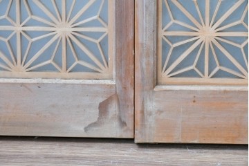 ヴィンテージ建具　昭和後期　両面ガラス　松竹梅と鶴亀が描かれた縁起の良い組子入り書院戸4枚セット　(R-088362)