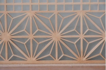 ヴィンテージ建具　昭和後期　両面ガラス　松竹梅と鶴亀が描かれた縁起の良い組子入り書院戸4枚セット　(R-088362)