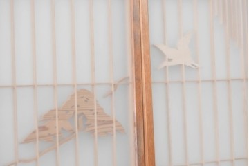 ヴィンテージ建具　昭和後期　両面ガラス　松竹梅と鶴亀が描かれた縁起の良い組子入り書院戸4枚セット　(R-088362)