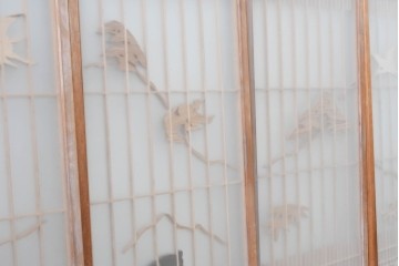 ヴィンテージ建具　昭和後期　両面ガラス　松竹梅と鶴亀が描かれた縁起の良い組子入り書院戸4枚セット　(R-088362)
