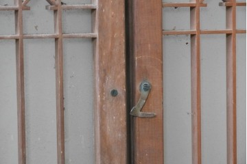 ヴィンテージ建具　昭和中期　片面ガラス　幾何学模様の組子が目を引くガラス窓2枚セット　(R-088363)