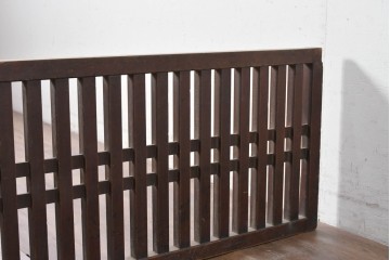 和製アンティーク　明治から大正期　深みのある木色と整然と並ぶ格子が印象的な帳場格子　(R-088364)