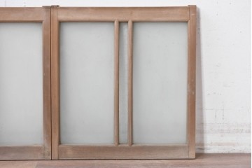 ヴィンテージ建具　昭和中期　シンプルな縦桟デザインの小さな窓2枚セット　(R-088366)