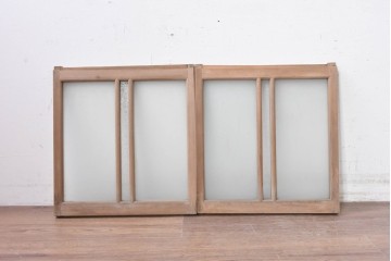 ヴィンテージ建具　昭和中期　シンプルな縦桟デザインの小さな窓2枚セット　(R-088366)