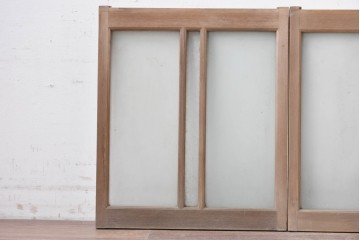 ヴィンテージ建具　昭和中期　シンプルな縦桟デザインの小さな窓2枚セット　(R-088367)
