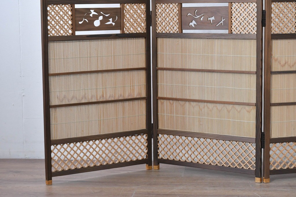 和製ヴィンテージ　美品　格子と透かし彫りが目を引く4連衝立て　(R-088368)