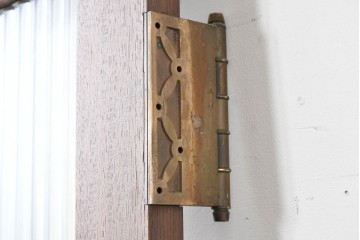 ヴィンテージ建具　1970年頃　ミッドセンチュリーデザイン　温かみのある木肌とモールガラスの組み合わせが素敵な親子ドア2枚(1対)セット　(R-088370)