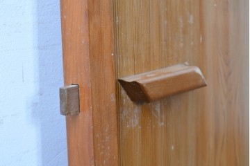 ヴィンテージ建具　昭和中期　温かみのある木肌とガラスを組み合わせたシンプルなガラスドア1枚　(R-088371)