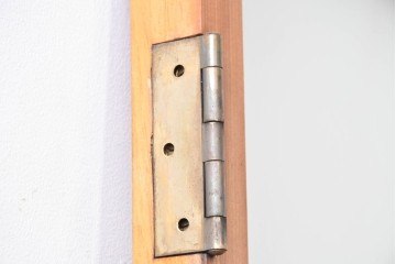 ヴィンテージ建具　昭和中期　温かみのある木肌とガラスを組み合わせたシンプルなガラスドア1枚　(R-088372)