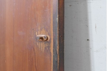 ヴィンテージ建具　昭和中期　横桟の意匠がアクセントのガラス入りドア1枚　(R-088373)