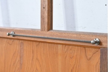 ヴィンテージ建具　昭和中期　温かみのある木肌とガラスを組み合わせたシンプルなガラスドア1枚　(R-088374)