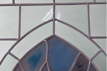 アンティーク建具　イギリス　聖シモンと聖ユダを描いた古い教会のステンドグラス窓1枚　(R-088378)