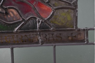 アンティーク建具　イギリス　聖バルナバを描いた古い教会のステンドグラス窓1枚　(R-088381)