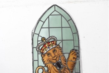アンティーク建具　イギリス国章　鮮やかなエナメル絵付けで描かれた王冠を被ったライオンのステンドグラス窓1枚　(R-088388)