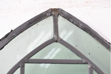 アンティーク建具　イギリス国章　鮮やかなエナメル絵付けで描かれた鎖につながれたユニコーンのステンドグラス窓1枚　(R-088389)