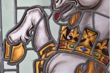 アンティーク建具　イギリス国章　鮮やかなエナメル絵付けで描かれた鎖につながれたユニコーンのステンドグラス窓1枚　(R-088389)