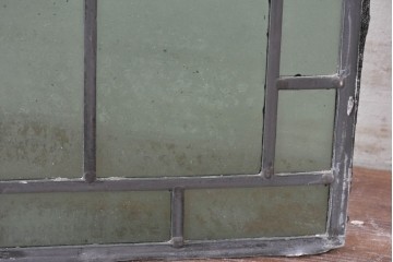 アンティーク建具　イギリス国章　鮮やかなエナメル絵付けで描かれた鎖につながれたユニコーンのステンドグラス窓1枚　(R-088389)