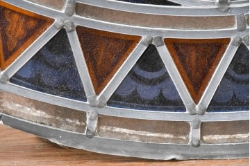 アンティーク建具　ローズウィンドウ　鮮やかな幾何学模様が美しい古い教会のステンドグラス丸窓(大)1枚　(R-088390)