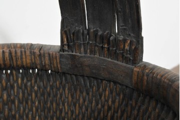 アジアンアンティーク　中国　墨書き銘入　「同治年間」　丸みを帯びた大ぶりの手編み竹籠　(R-088400)