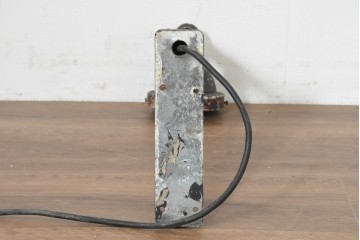 《簡易リペア限定品》イギリスヴィンテージ　インダストリアルな雰囲気のウォールライトブラケット　(R-088404)