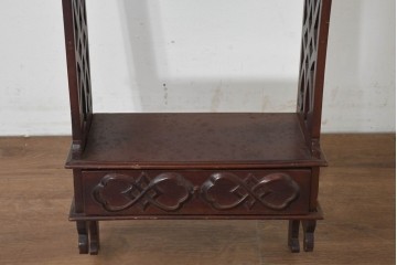 イギリスヴィンテージ　透かし彫りが美しいウォールシェルフ　(R-088406)