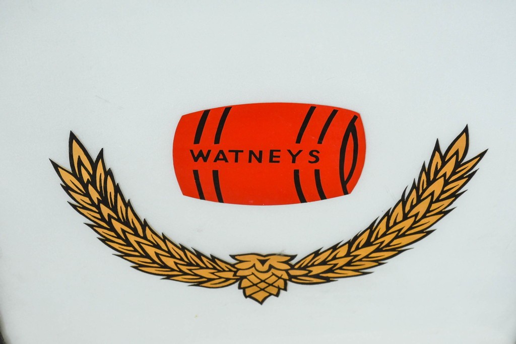イギリスアンティーク　Watneys(ワトニーズ)ビール　金属フレームの大型パブランタン　(R-088409)