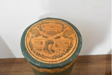 【簡易リペア限定品】　紙製　ヴィクトリアン調の広告図版をあしらった円柱ボックス3点セット　(R-088431)