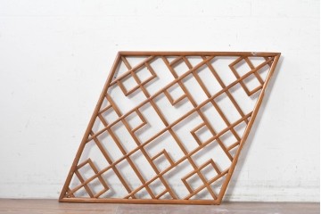 中古建具　中国　ひし形のフォルムが特徴的!　オリエンタルな中国格子パネル1枚　(R-088439)