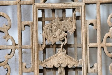 中国アンティーク建具　彫刻入り　花格子が華やかな中国格子1枚　(R-088441)