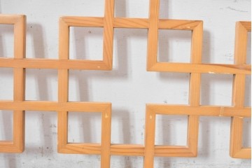 中古建具　中国　幾何学意匠がモダンな中国格子1枚　(R-088442)