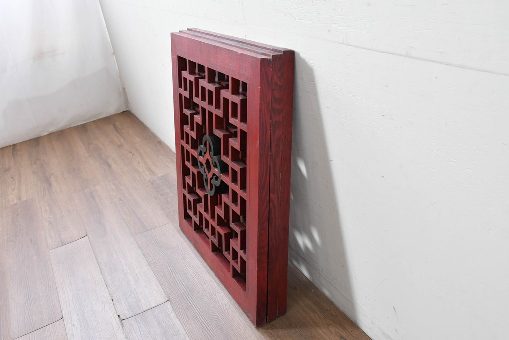 中古建具　中国　赤と黒の色使いが印象的な中国格子3枚セット　(R-088445)