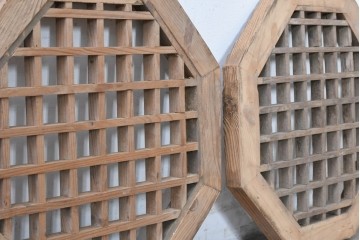 中国アンティーク建具　格子と八角形のシルエットが印象的な装飾パネル2枚セット　(R-088447)