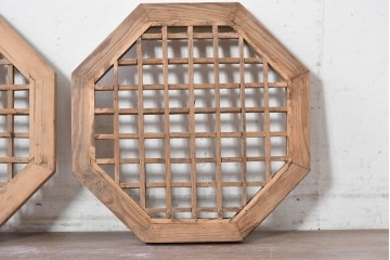 中国アンティーク建具　格子と八角形のシルエットが印象的な装飾パネル2枚セット　(R-088449)