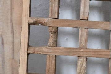 中国アンティーク建具　格子と八角形のシルエットが印象的な装飾パネル2枚セット　(R-088451)