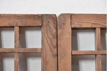 中国アンティーク建具　1900年頃　李朝風の端正なマス目格子が美しい窓2枚(1対)セット　(R-088456)