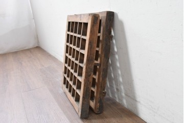中国アンティーク建具　1900年頃　李朝風の端正なマス目格子が美しい窓2枚(1対)セット　(R-088456)